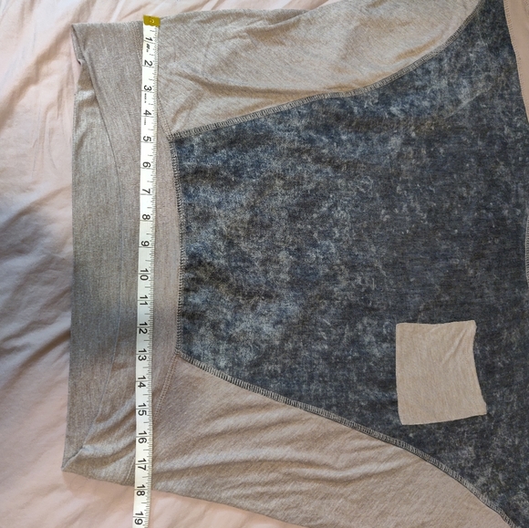 LAST CHANCE Akira Loose Fit Bat Wing Top - Picture 15 of 16